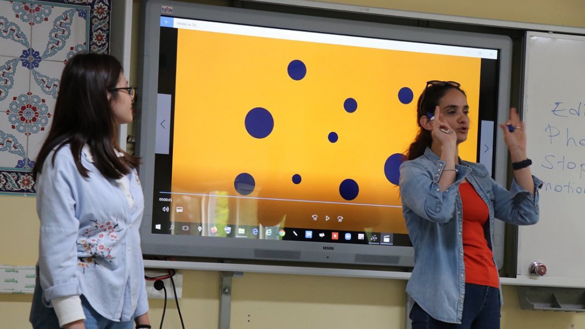 10000 Okul projesi kapsamında Radyo Tv Alanımız İlköğretim okullarında Çizgi Film tekniklerini gösterdiler.